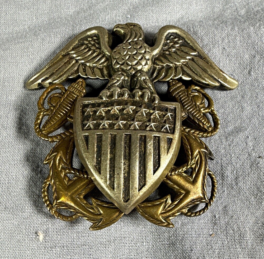 * Vintage WWII US Navy Officer Visor Cap Badge Insignia Two Piece Screw Back USN